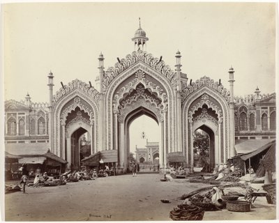 Brána pro bazar Hosseinabad, Lucknow Gateway of the Hooseinabad Bazaar (původní název) od Samuel Bourne (signed by artist)