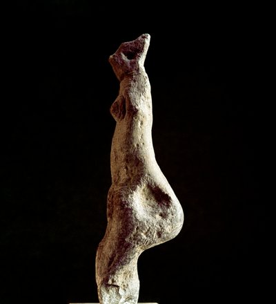 Nuragická kultura (nuraghi) Sardinská: vápencová soška Venuše steatopigické (forma dolní části zad) (Venus de Macomer), pocházející z Macomeru poblíž Nuora. Pochází z prenuragického období (25.-18. století př. n. l.) eneolit. Cagliari, Národní archeologick od Sardinia Nuragic Civilization