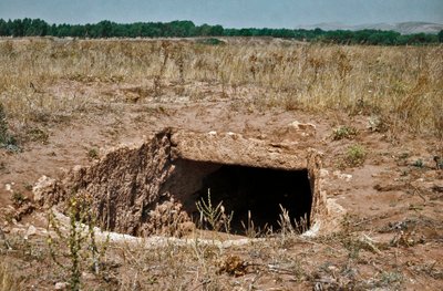 Nuragická kultura (nuraghi) Sardinská: ruiny přednuragického města na megalitickém místě Anghelu Ruju: centrální věž. 20. století před naším letopočtem. Alghero, Sardinie Itálie od Sardinia Nuragic Civilization