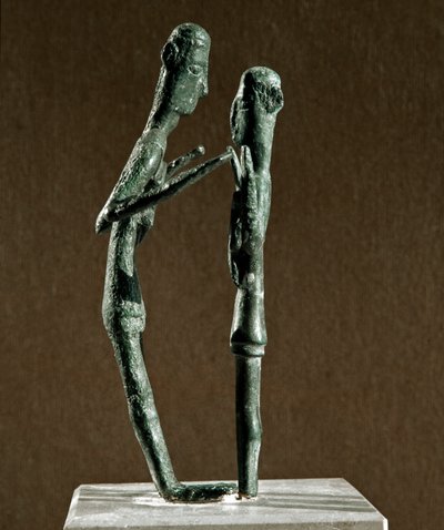 Nuragická kultura (nuraghi) Sardinská: vytesaná skupina bronzových zápasníků. 8.-7. století před naším letopočtem. Cagliari, Národní archeologické muzeum, Sardinie, Itálie od Sardinia Nuragic Civilization