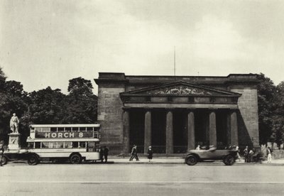 Berlín: Nová garda; Nový strážní dům (černobílá fotografie) od Sasha Stone