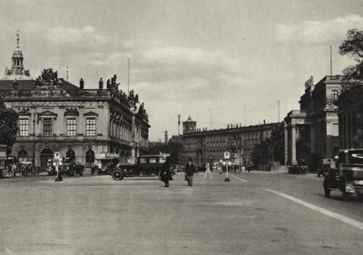 Berlín: zbrojnice a palác korunního prince; Arsenal a Palác korunního prince (černobílá fotografie) od Sasha Stone