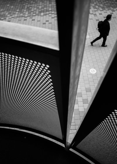 Procházka městem ve znamení geometrie od Satoshi Hata