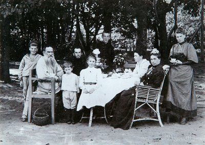 Rodina ruského autora Lva Tolstého, konec 19. nebo začátek 20. století. od Scherer Nabholz and Co