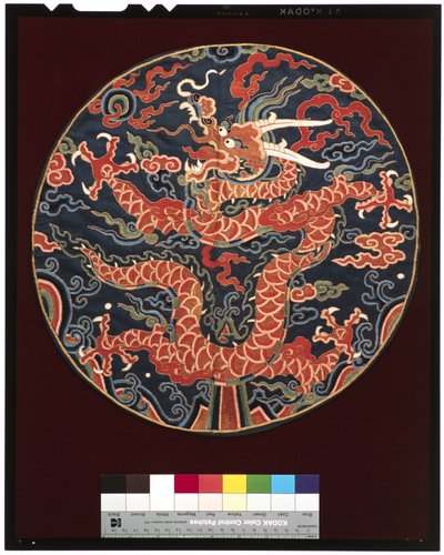 Insignie prince čtvrtého stupně (s profilem draka), kolem 1700-25 (hedvábí) od School Chinese
