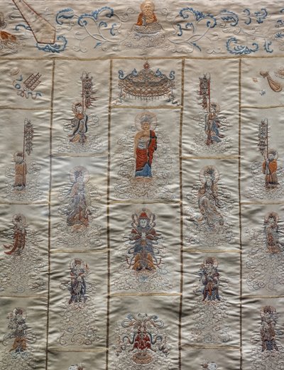 Kesa má dvacet jedna kapel (detail). Čína od School Chinese
