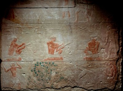 Starověký Egypt: vápencový reliéf zobrazující písaře z kaple Mastaba v Akhethetepu, kolem roku 2300 před naším letopočtem. 5. dynastie. Staré impérium. Ze Sakkáry (Sakkara). Paříž, muzeum Louvre od School Egyptian