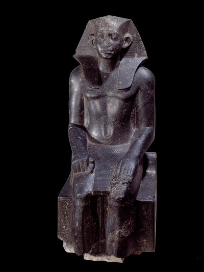 Umění starověkého Egypta: Socha krále Sesostris III věku. Dioritská socha kolem roku 1870 př. n. l. (12. dynastie, cca 1963-1786). Z Medamoudu (Egypt). Výška: 1.200 m. Paříž, Musee du Louvre od School Egyptian