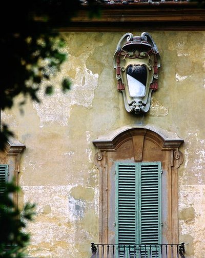 Detail jižní fasády Villa la Pietra (foto) od School Italian