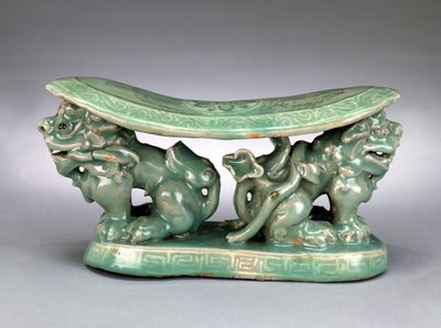 Polštář, konec 12. století (celadon s intarzovanou výzdobou) od School Korean