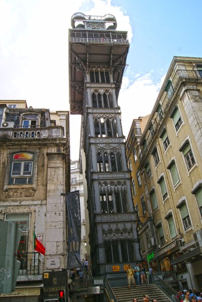 Výtah Santa Justa, Lisabon, Portugalsko (foto) od School Portuguese