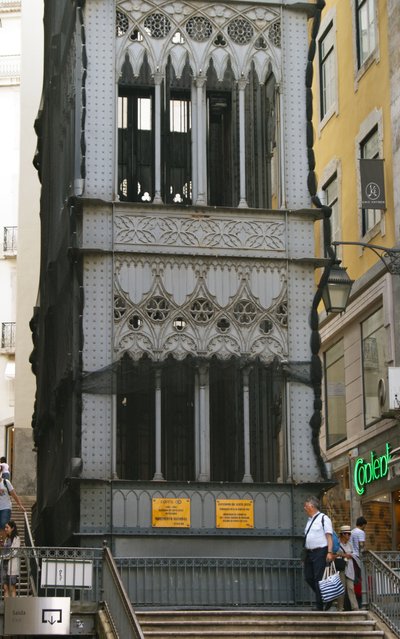 Výtah Santa Justa, Lisabon, Portugalsko (foto) od School Portuguese