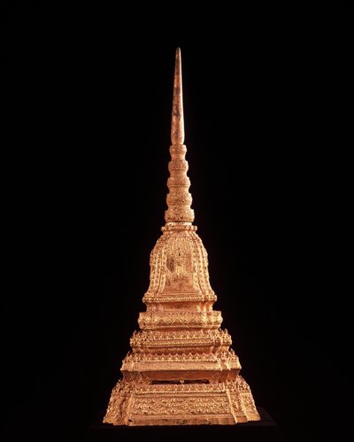 Model chedi nebo relikviářové věže (bronz) od School Thai