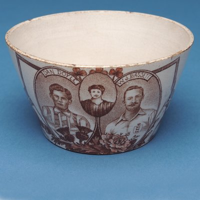 Miska na suvenýry Anglie v. Skotsko (keramická) od Scottish School