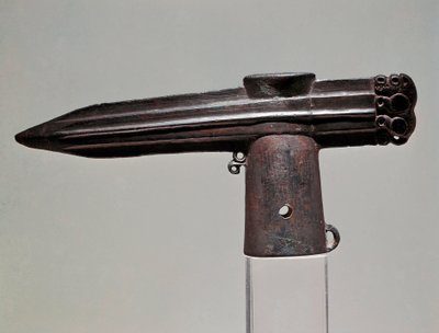 Umění Skythian (skytská civilizace nebo Skythia): bronzová sekera z oblasti Krasnojarku (Sibiř a Altaj). 7. – 2. století před naším letopočtem. Petrohrad, Ermitáž muzeum od Scythian