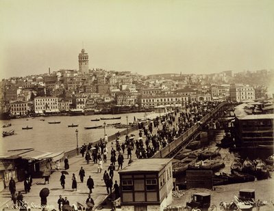 Galatský most přes Zlatý roh, Istanbul, cca 1890 (černobílá fotografie) od Sebah and Joaillier