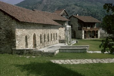 Refektář a penzion, konec 12. století od Serbian School
