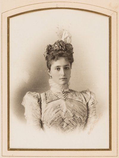 Elisabeth Fiodorovna de Russie (Elisabeth de Hesse Darmstadt) (1864-1918) - princezna hesenská po Rýnu, velkokněžna Alžběta Fjodorovna Ruska, od Levitského, Sergeje Lvoviče (1819-1898). Foto albuminu. Soukromá sbírka od Sergei Lvovich Levitsky