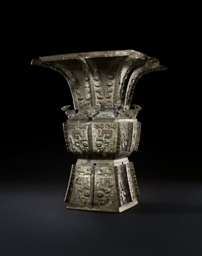 Rituální nádoba na víno, Fangzun (bronz) od Shang Dynasty Chinese School