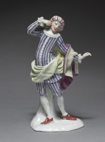 Italská komediální figurka: Mezetin, kolem 1753 (porcelán se smaltovaným zdobením) od Simon Feilner