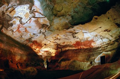 Síň býků s Jacquesem Marsalem, jedním z objevitelů jeskyní Lascaux. od Sisse Brimberg