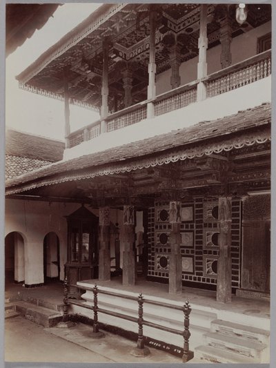 Buddhistický chrám v Kandy, Cejlon, c. 80. léta 19. století. od Skeen and Co.