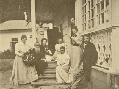 Ruský autor Leo Tolstoy s rodinou k narozeninám své manželky, Rusko, 1900 od Sophia Andreevna Tolstaya