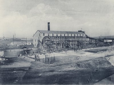 City and Suburban Gold Mining Company, New Battery and Cyanide Works (č/b foto) od South African Photographer