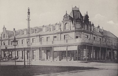 The Grand National Hotel (černobílá fotografie) od South African Photographer