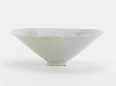 Mísa s lisovaným designem fénixe a květin, cca 1200 (keramická) od Southern Song Dynasty Chinese School