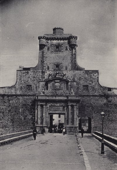 Cádiz: Puerta de Tierra (černobílá fotografie) od Spanish Photographer