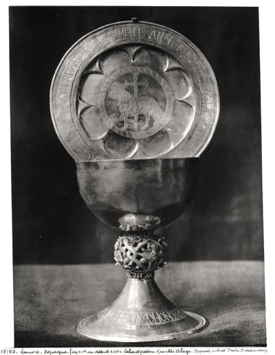 Kalich a eucharistický talíř, patřící opatovi Pelage konec 12. a začátek 13. století (stříbro) od Spanish School