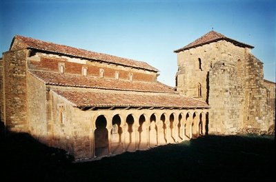 Kostel San Miguel de Escalada, založený v roce 913 od Spanish School