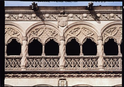 Detail oblouků lodžie od Spanish School