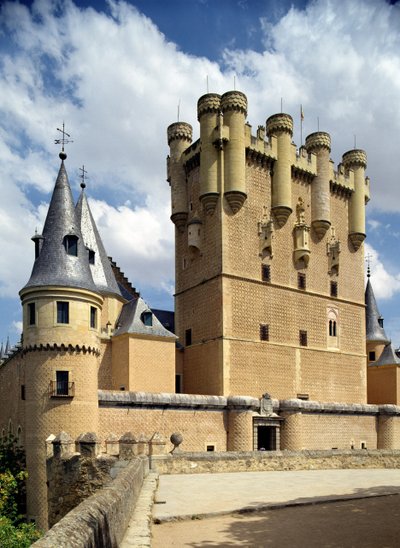 Pohled na vchod do Alcazaru od severovýchodu od Spanish School