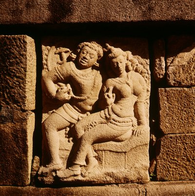 Reliéf páru Mithuna v Isurumuniya od Sri Lankan School