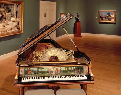Klavír model D, č. 54538, 1884 od Steinway and Sons