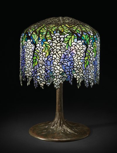 Stolní lampa Wisteria, cca 1910 (olovnaté sklo a bronz) od Studios Tiffany