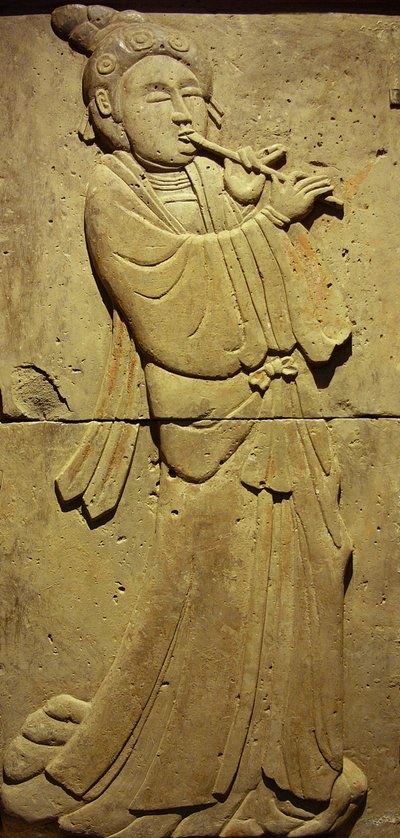 Terakotová stéla s hudebníkem, dynastií Tang (618-907), objevená v provincii Shaanxi, Muzeum Steles Forest v Xianu. Fotografie, Leonard de Selva, Čína, 2006. od Tang Dynasty Chinese School