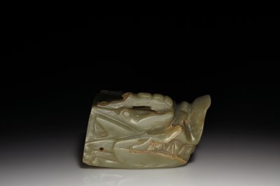 Junkunc Jade Dragon Head (nefrit) od Tang Dynasty Chinese School