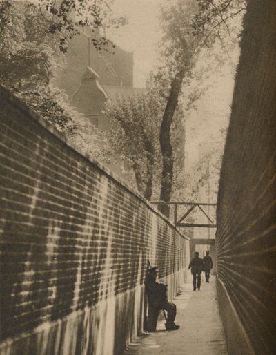 V Lansdowne Passage, kde Highwayman Once Cválal pro svůj život, c1935. od Taylor