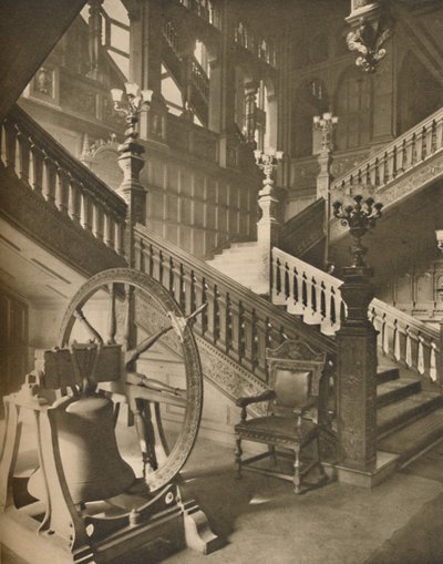 Velkolepé schodiště Grocers Hall a Velký vlámský zvon jménem Martin, c1935. od Taylor