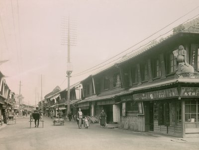 Nákupní ulice ve čtvrti Motomači v Kóbe, asi 1900-1915 (fotografie) od Teijiro Takagi
