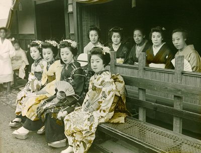 Portrét gejši v Japonsku kolem roku 1900 - 1915 (fotografie) od Teijiro Takagi