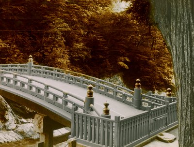 Šinkyo (posvátný most) ve městě Nikko, asi 1900-1915 (fotografie) od Teijiro Takagi