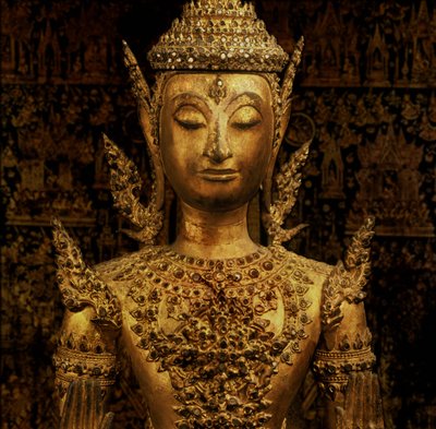 Buddha stojící v Abhaya Mudra, styl Rattanakosin, polovina 5. století (bronz) od Thai School