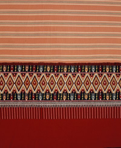 Tkanina Lanna Tai Yuan s kosočtvercem Jok, Mae Chaem, severní Thajsko (textil) od Thai School