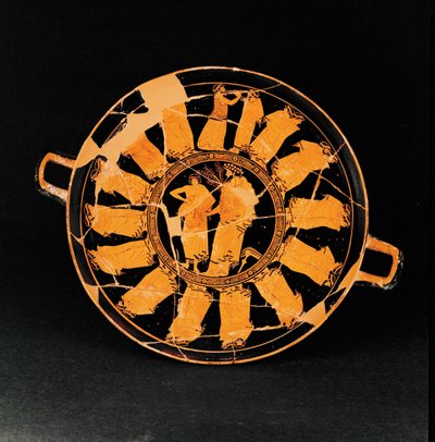 Středový medailon: Dionýsos obsluhovaný chlapcem... od The Triptolemos Painter