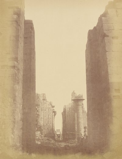 Karnak, pohled skrz místnost Hypostyle od Théodule Devéria