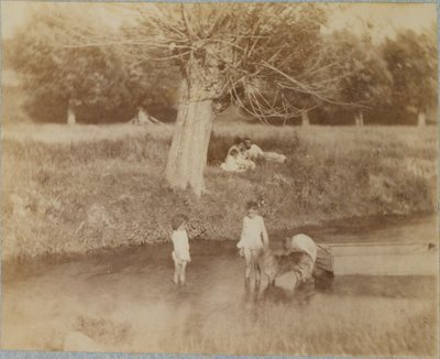 [Tři děti a pes si hrají v potoce, 4. července 1883], 1883., 1883. od Thomas Eakins